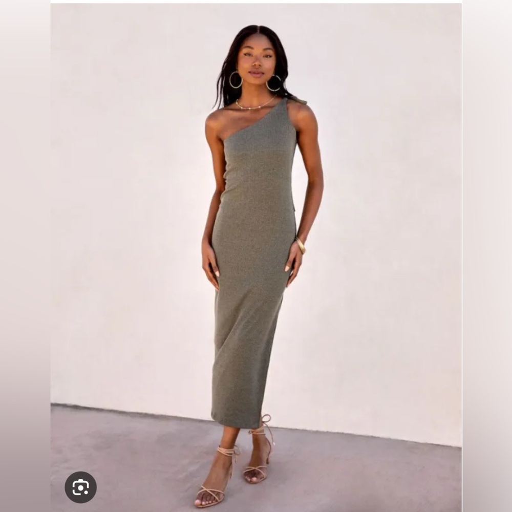 Vici Collection - Lainey Ribbed One-Shoulder Midi Dress